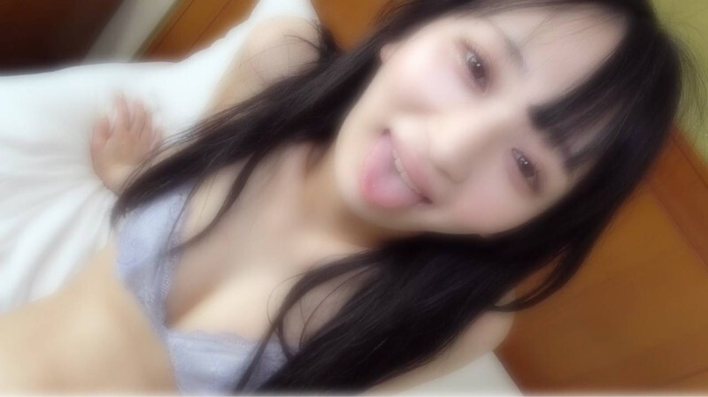 FC2-PPV-4786384 超可爱！ [无码] [内射] 一个有趣又可爱的女孩，阴毛浓密，脸蛋儿像偶像。但我也喜欢和这些美女们一起满足我的性欲，所以我给她内射了，还给她做了一次清洁口交。 *内含额外福利