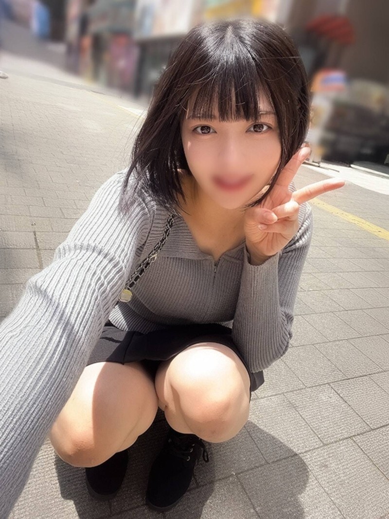 FC2-PPV-4832512 ※首次仅需923pt※【新宿小夜曲】Gap Moe！清纯却“变态受虐狂”舔舐可爱** 大学生，20岁 ⇒ 泪眼婆娑深喉，口含阴茎，阴道喷涌 ★ Yumi ★